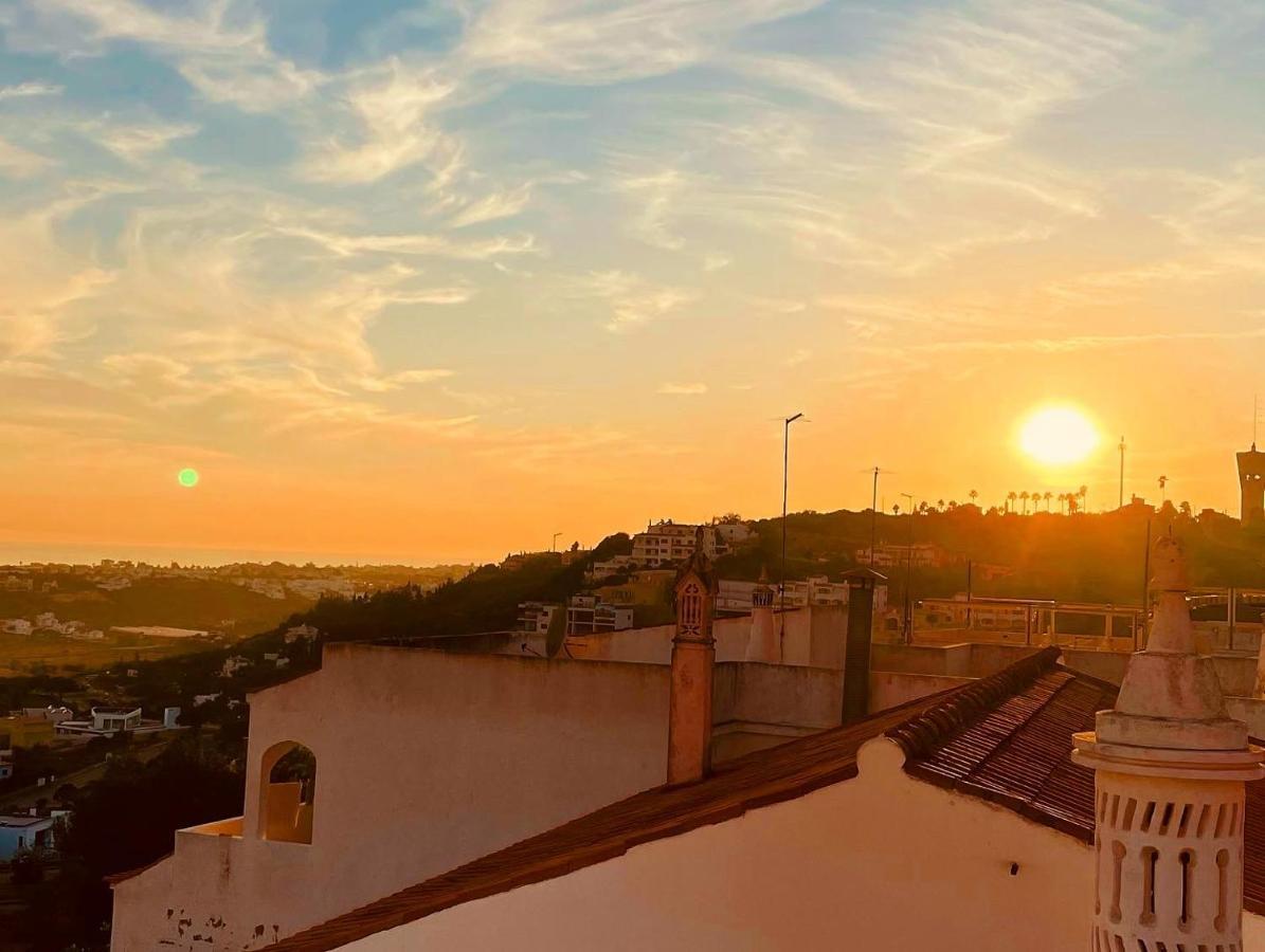 Ocean View Skyline Apartment ‚Hakuna Matata' อัลบูเฟรา ภายนอก รูปภาพ